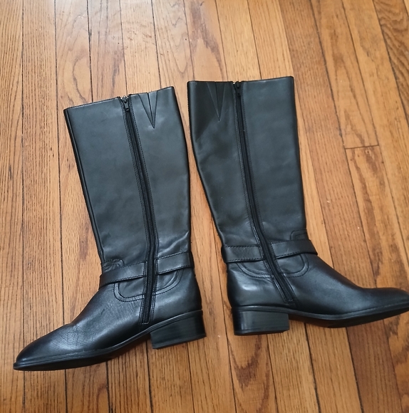 Lauren Ralph Lauren - Micah Black Leather Upper Tall Boots. Size 6.5B - Picture 5 of 12